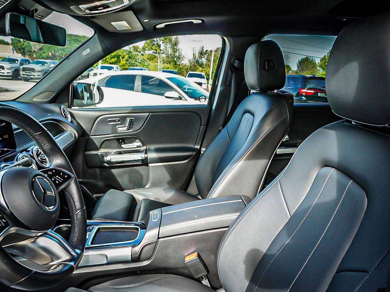 2024 Mercedes-Benz EQB  Photo