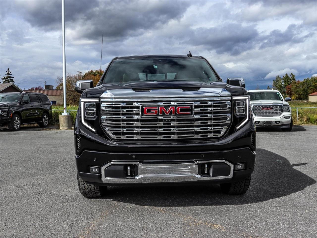 2026 GMC Sierra 1500 Crew Cab Short Box 4-Wheel Drive Denali Photo5