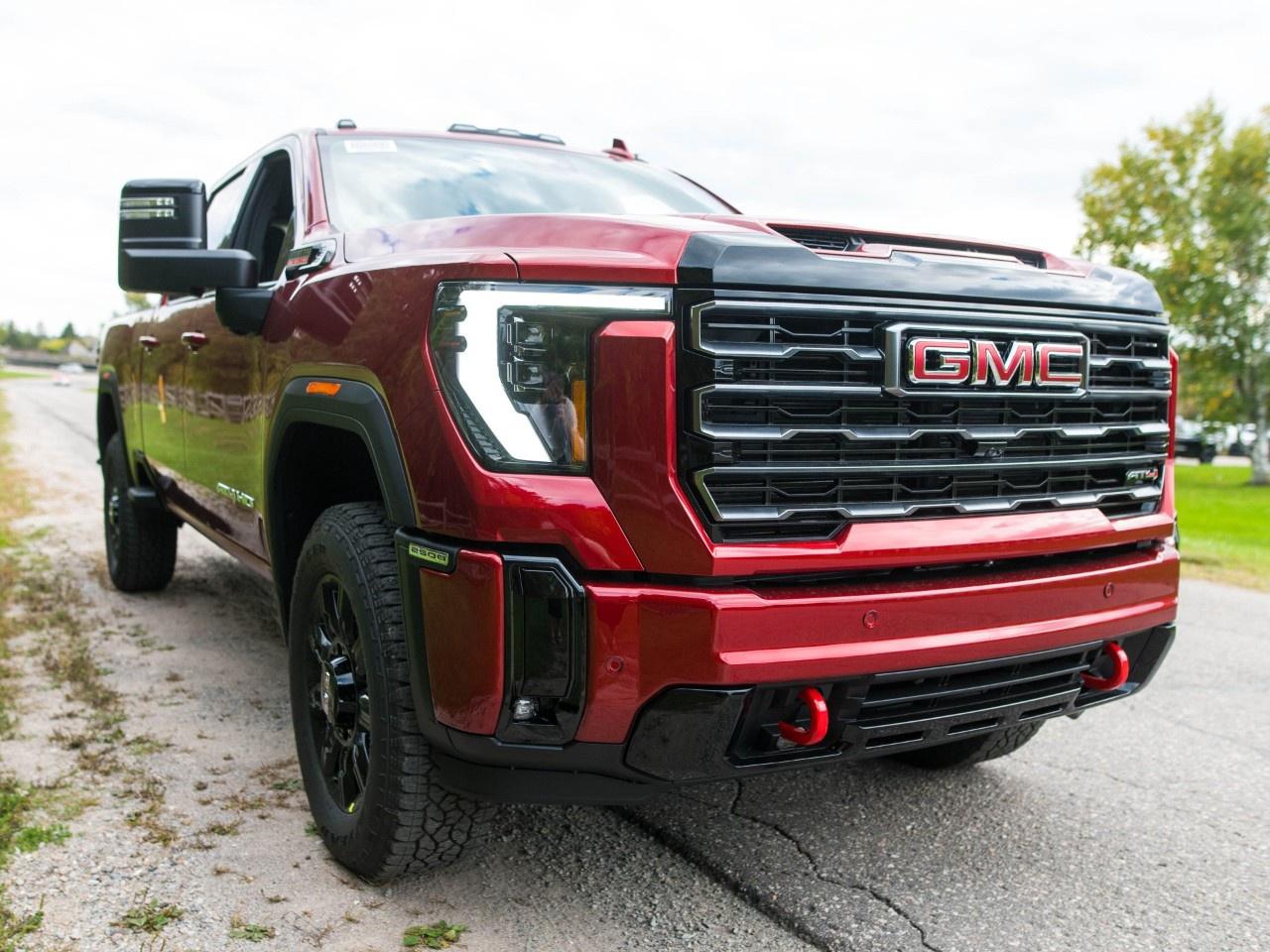 2026 GMC SIERRA 2500HD Crew Cab Standard Box 4-Wheel Drive AT4 Photo