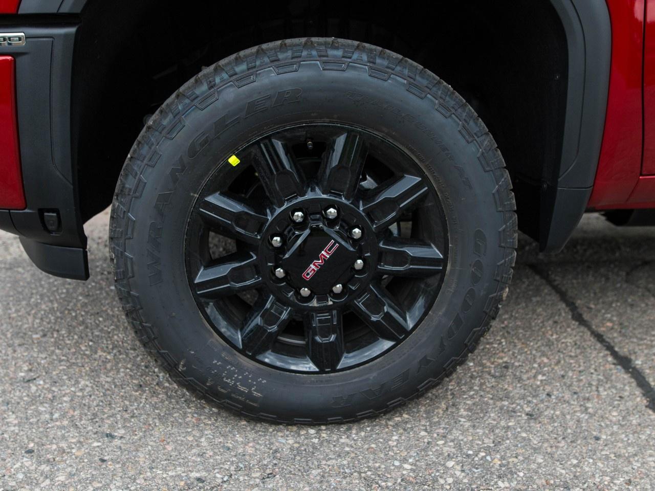 2026 GMC SIERRA 2500HD Crew Cab Standard Box 4-Wheel Drive AT4 Photo