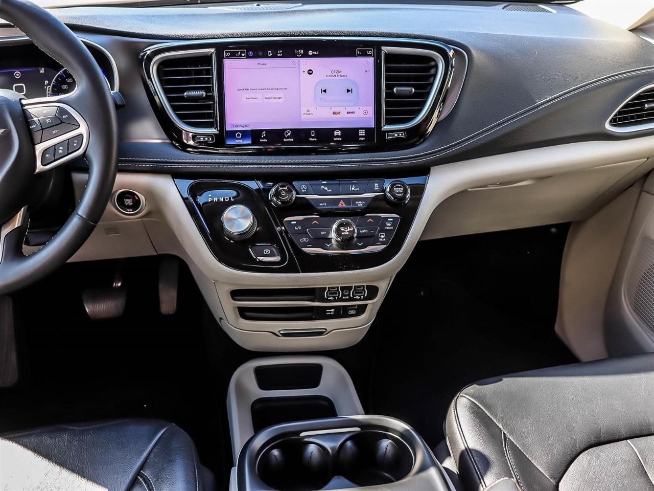 2022 Chrysler Pacifica Touring L FWD Photo