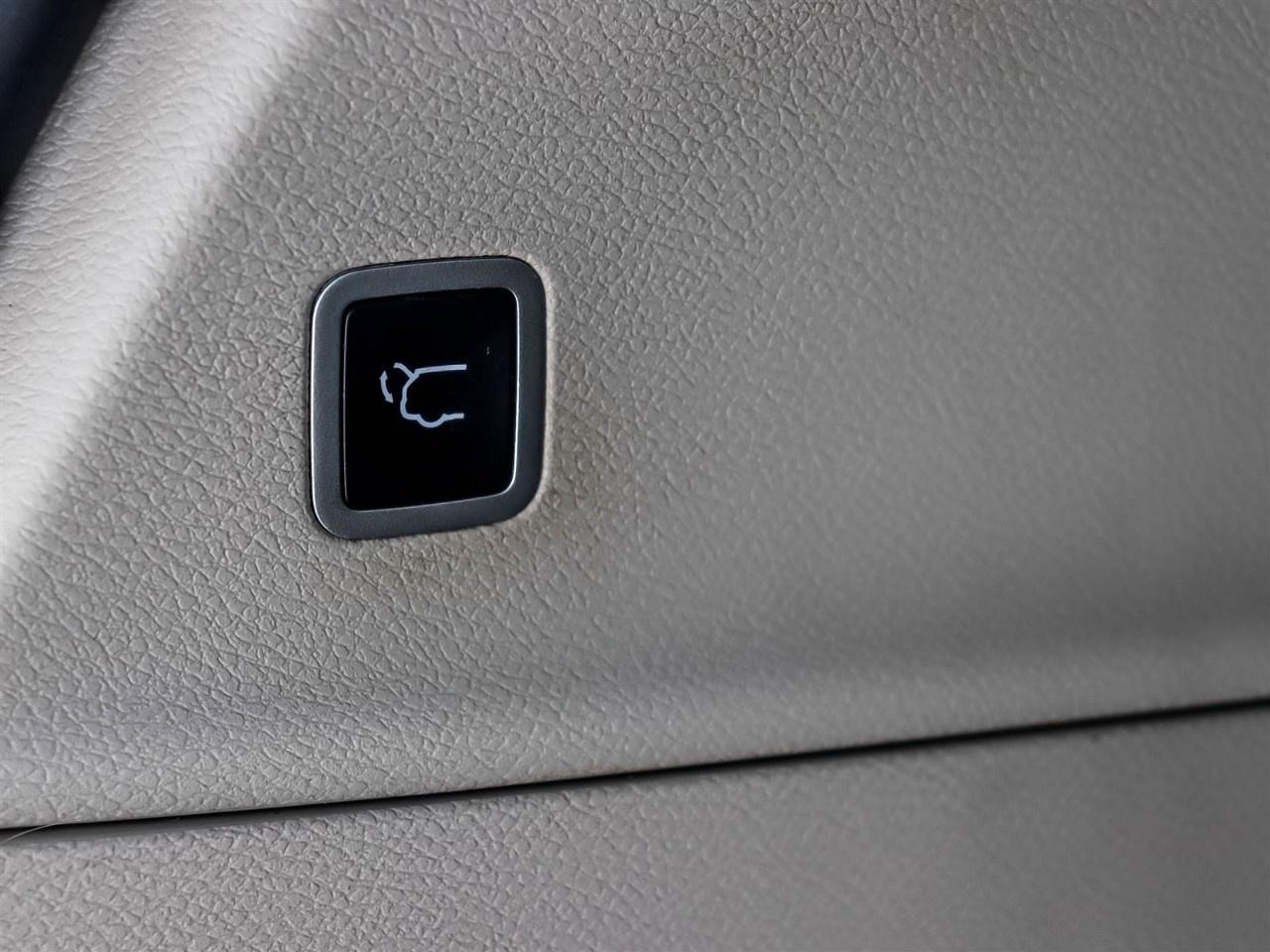 2022 Chrysler Pacifica Touring L FWD Photo