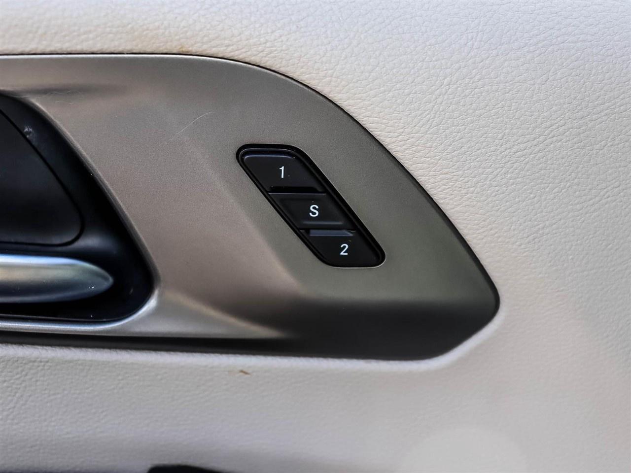 2022 Chrysler Pacifica Touring L FWD Photo
