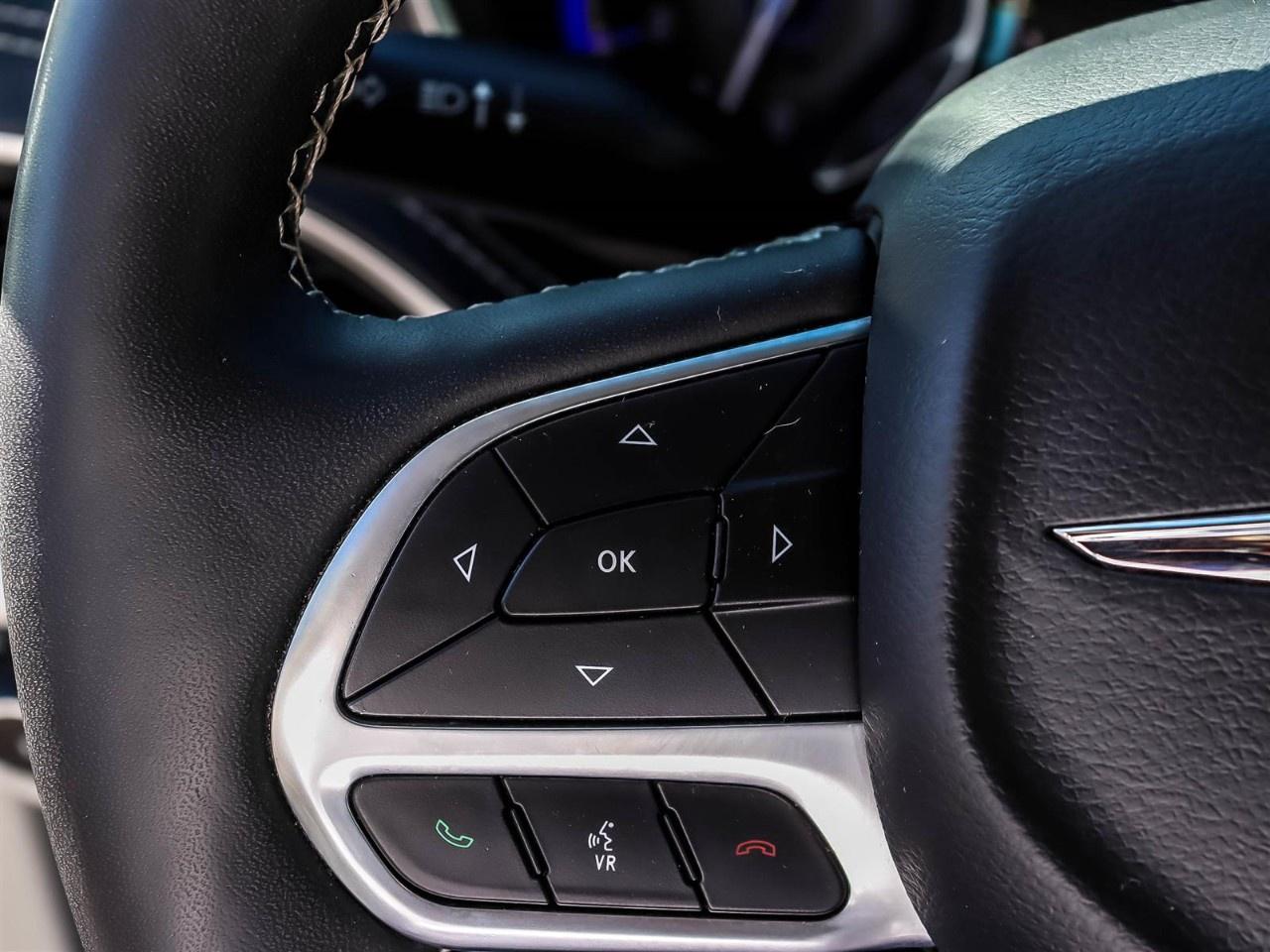 2022 Chrysler Pacifica Touring L FWD Photo