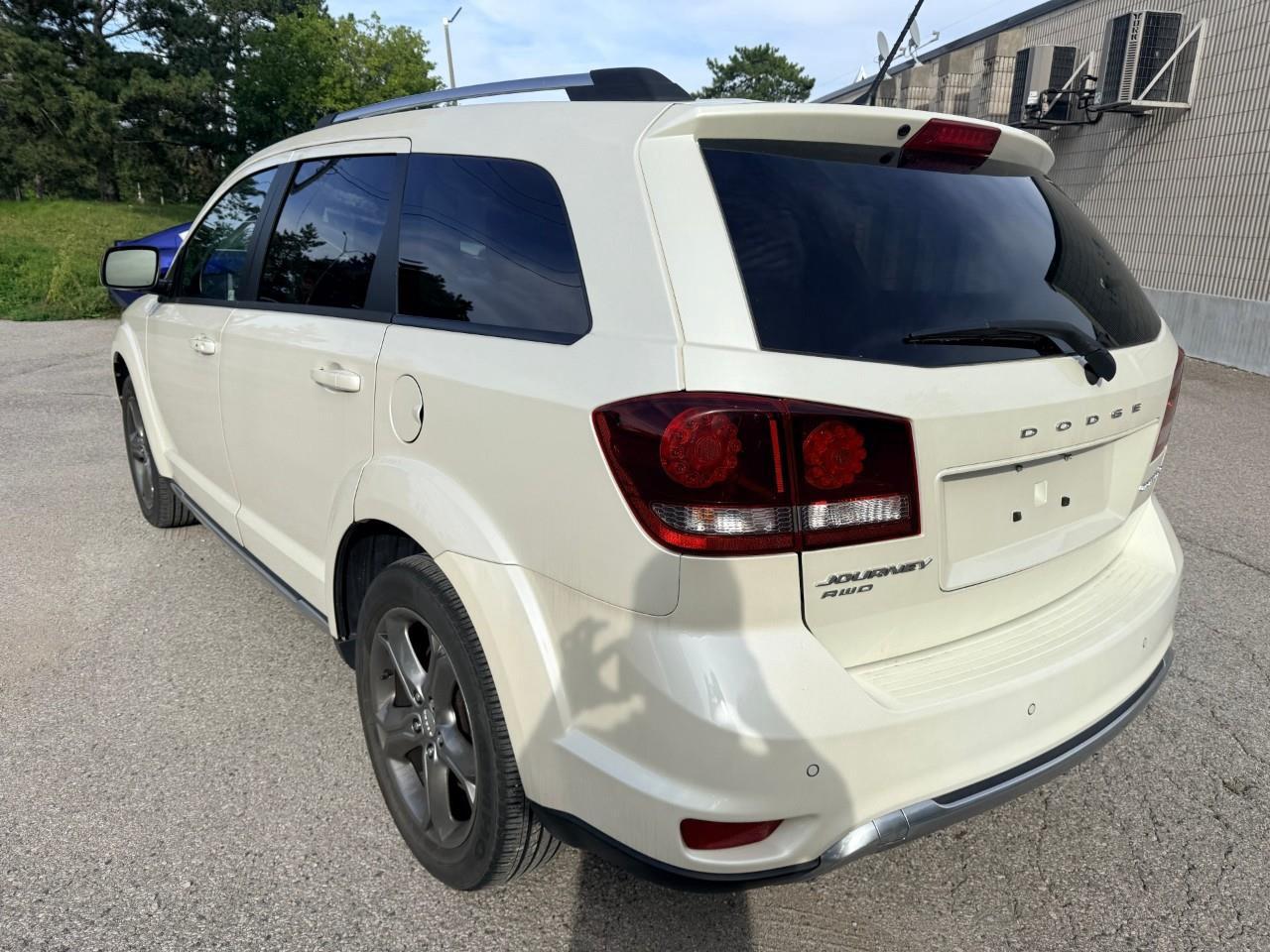 2017 Dodge Journey Crossroad 4dr All-Wheel Drive Photo3