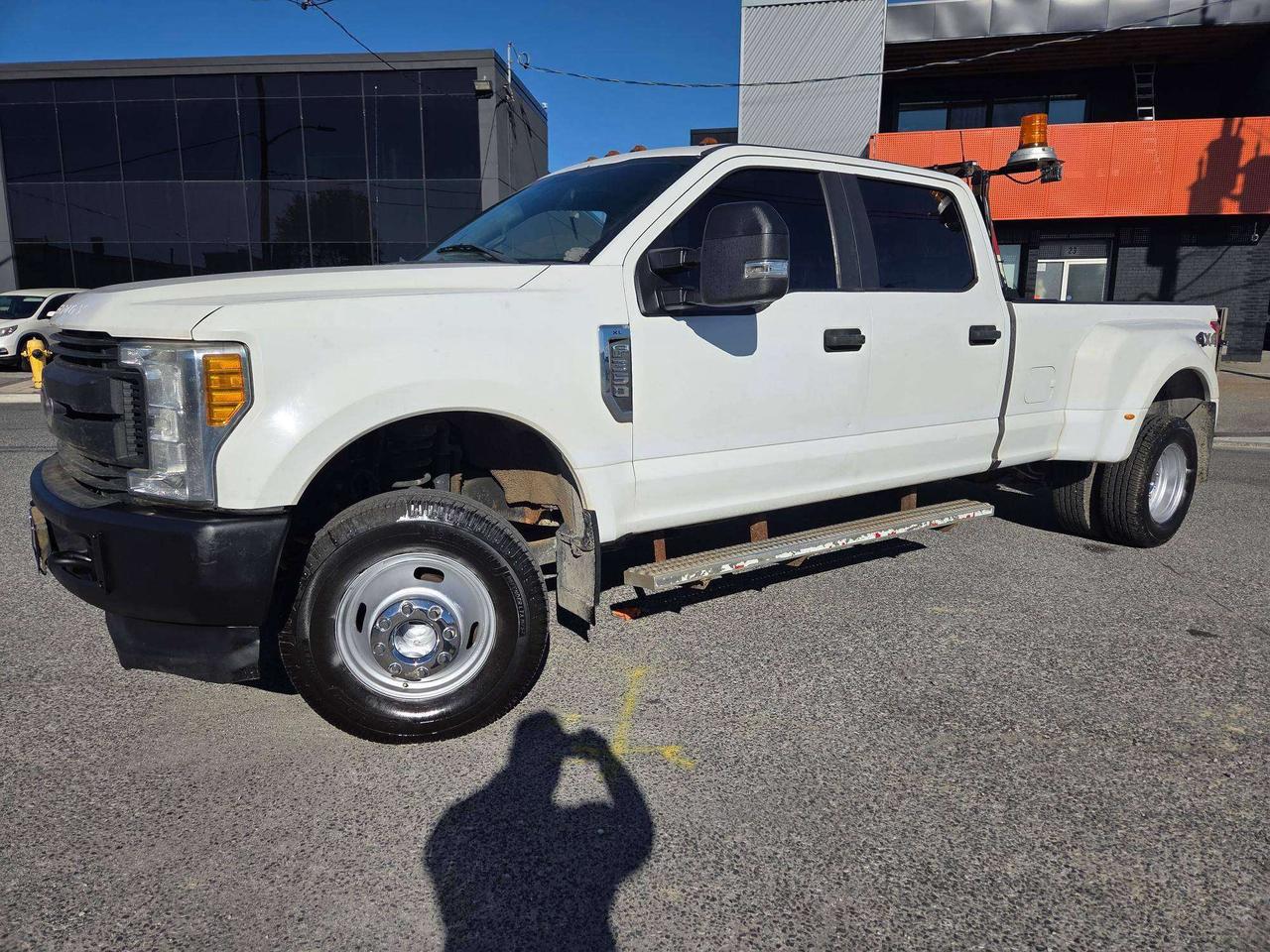 2017 Ford F-350 4WD DUALLY **CREW CAB-TOMMY LIFT GATE-1 OWNER** Photo