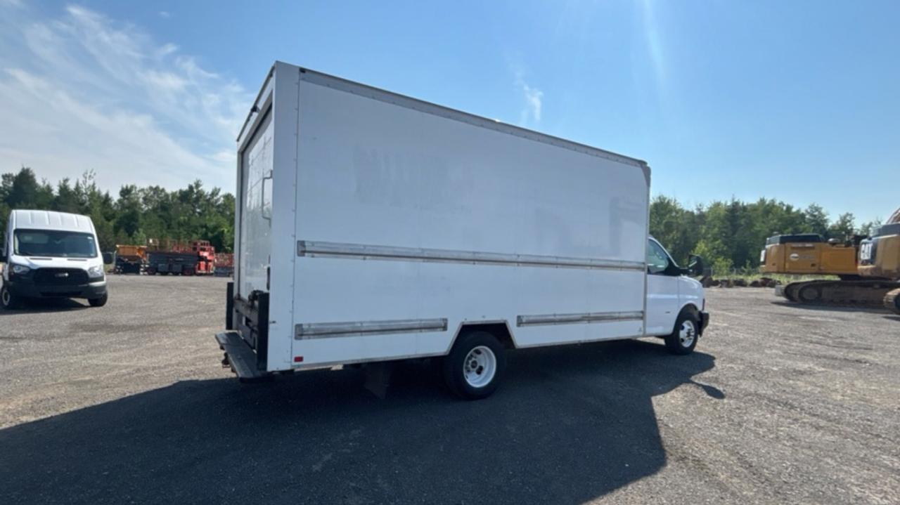 2019 GMC Savana G3500 - 16Ft Box - V8 Gas - 16CB-003698 Photo