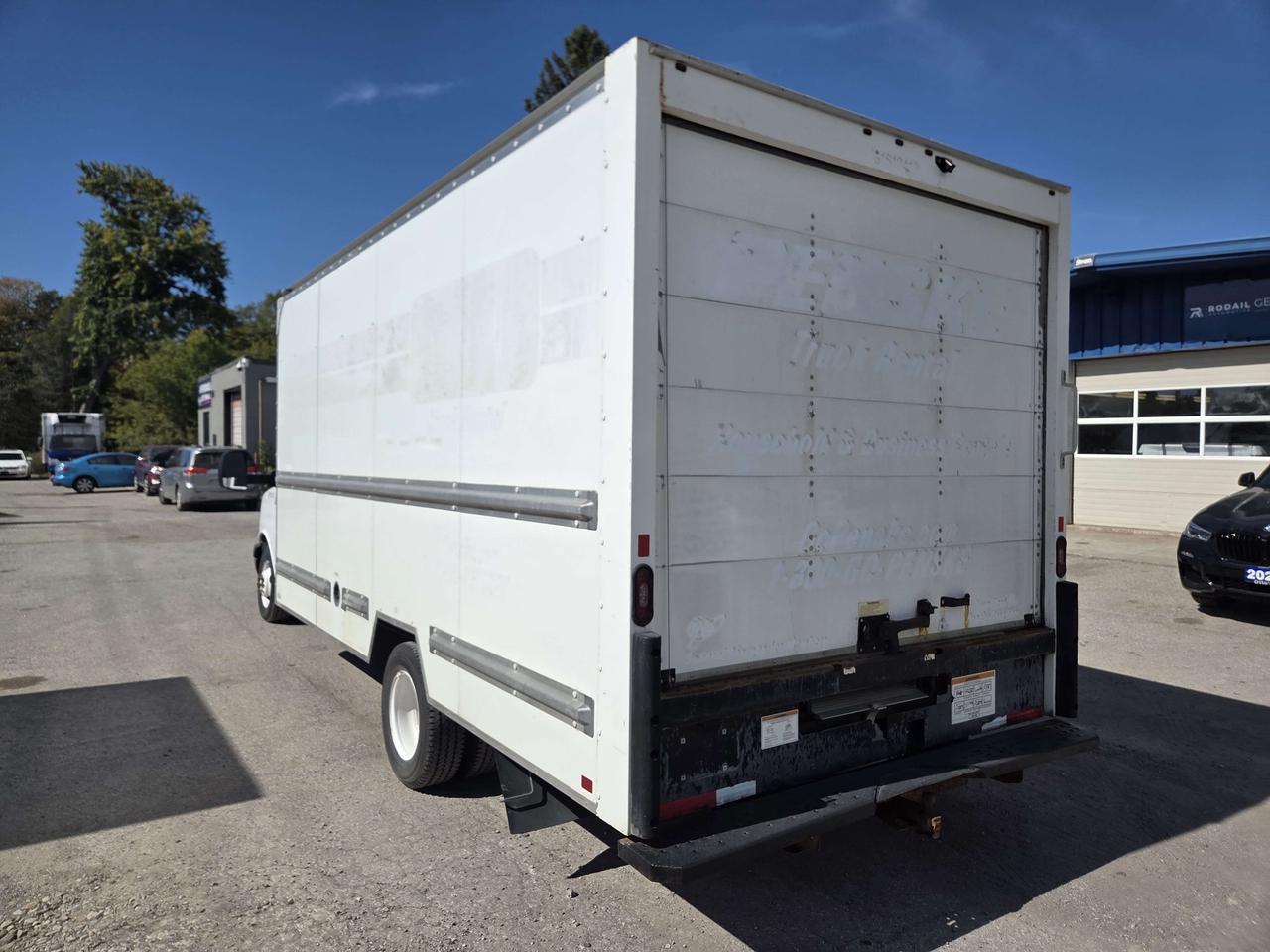 2019 GMC Savana G3500 - 16Ft Box - V8 Gas - 16CB-003698 Photo