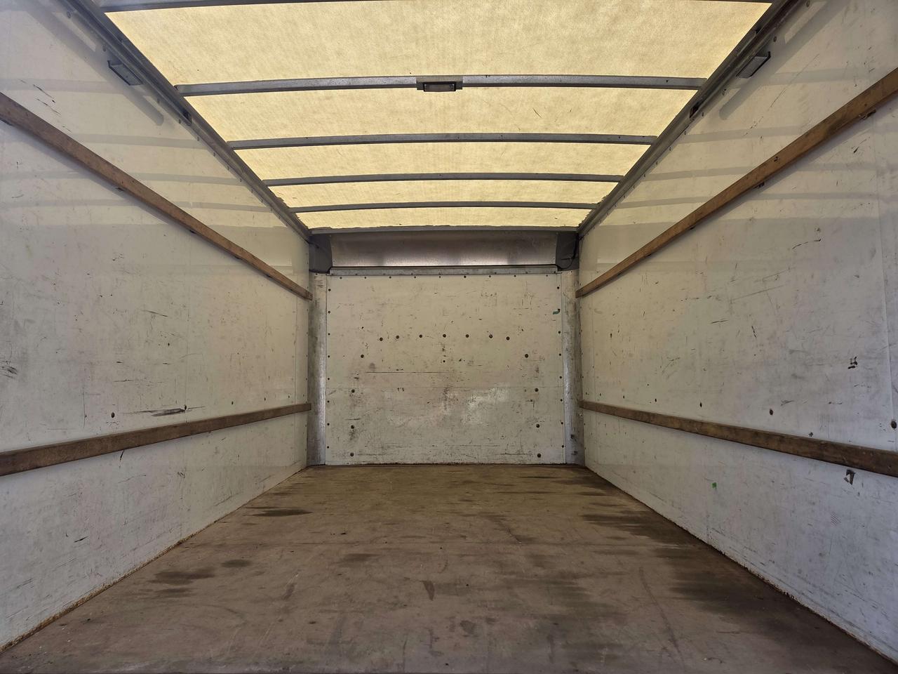 2019 GMC Savana G3500 - 16Ft Box - V8 Gas - 16CB-003698 Photo