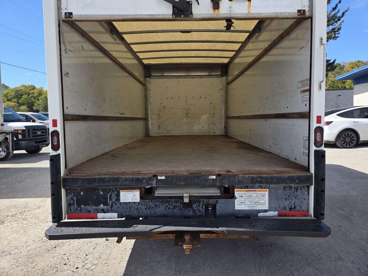 2019 GMC Savana G3500 - 16Ft Box - V8 Gas - 16CB-003698 Photo