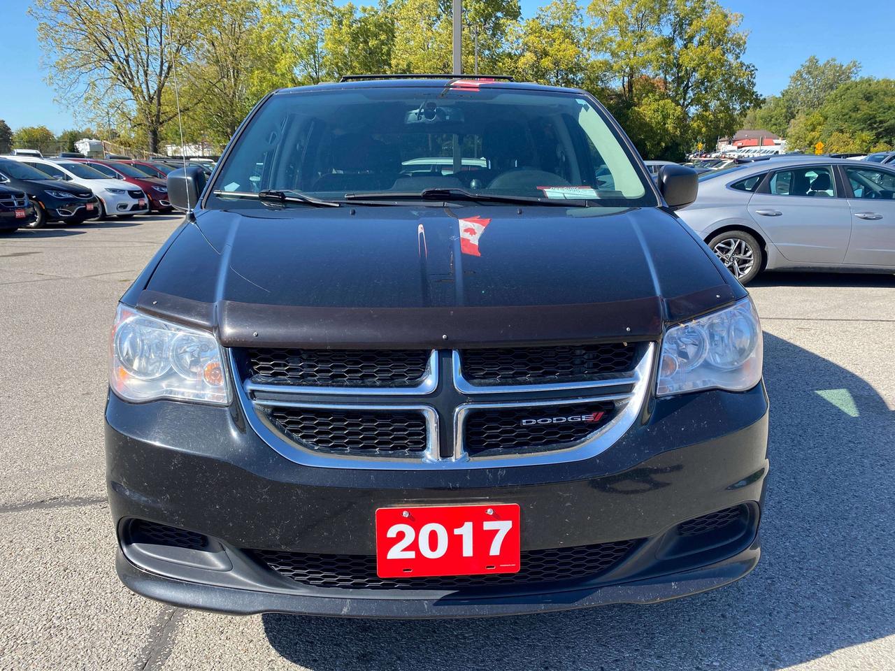 2017 Dodge Grand Caravan SXT, 7 PASSENGER! Photo
