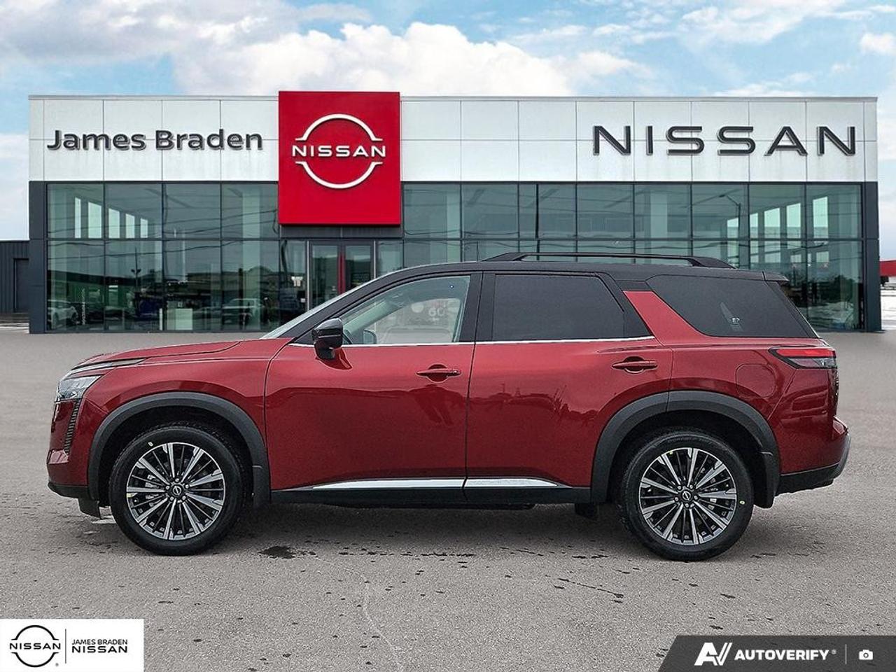 2026 Nissan Pathfinder Platinum 4WD Photo2