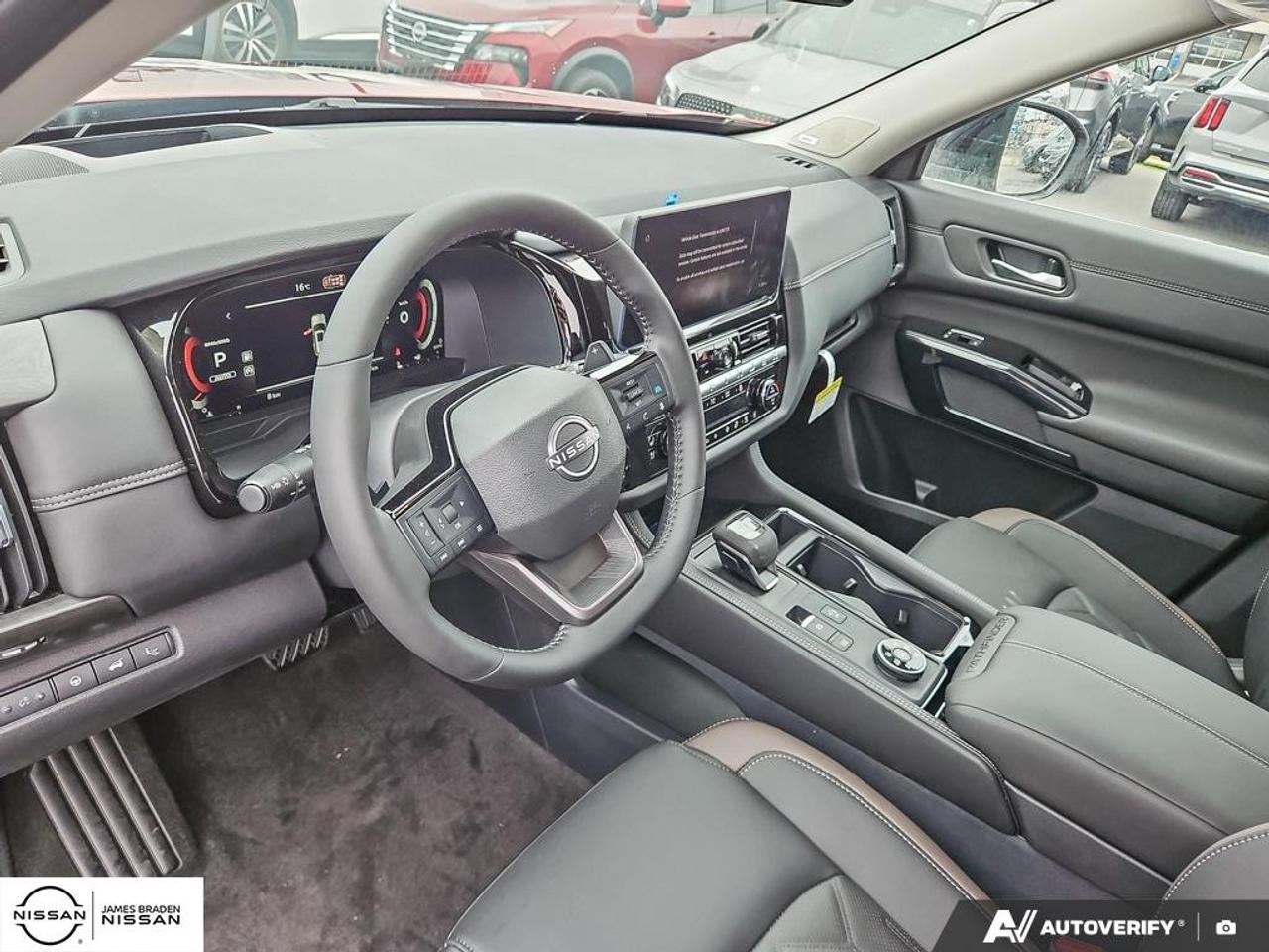 2026 Nissan Pathfinder Platinum 4WD Photo