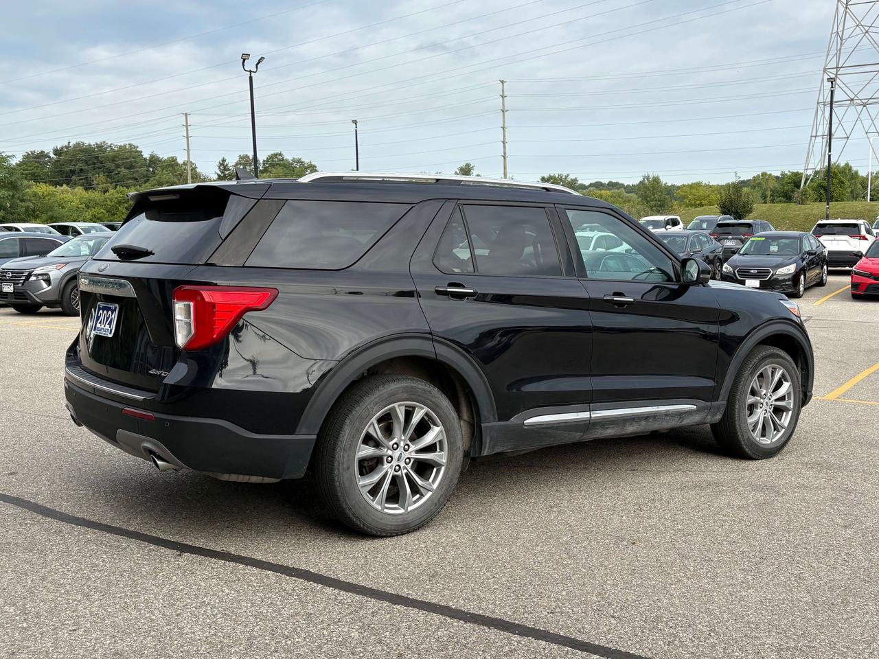 2021 Ford Explorer Limited 4WD   Leather   NAV   Clean Carfax Photo
