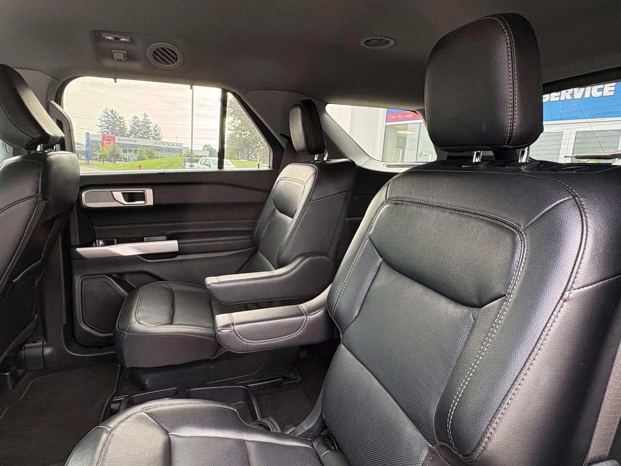 2021 Ford Explorer Limited 4WD   Leather   NAV   Clean Carfax Photo