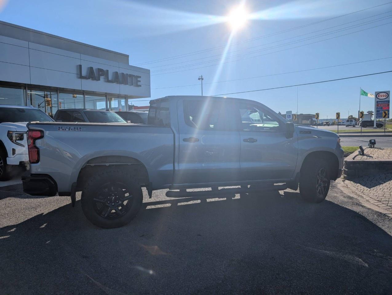 2023 Chevrolet Silverado 1500 Crew Cab Short Box 4-Wheel Drive LT Trail Boss Photo