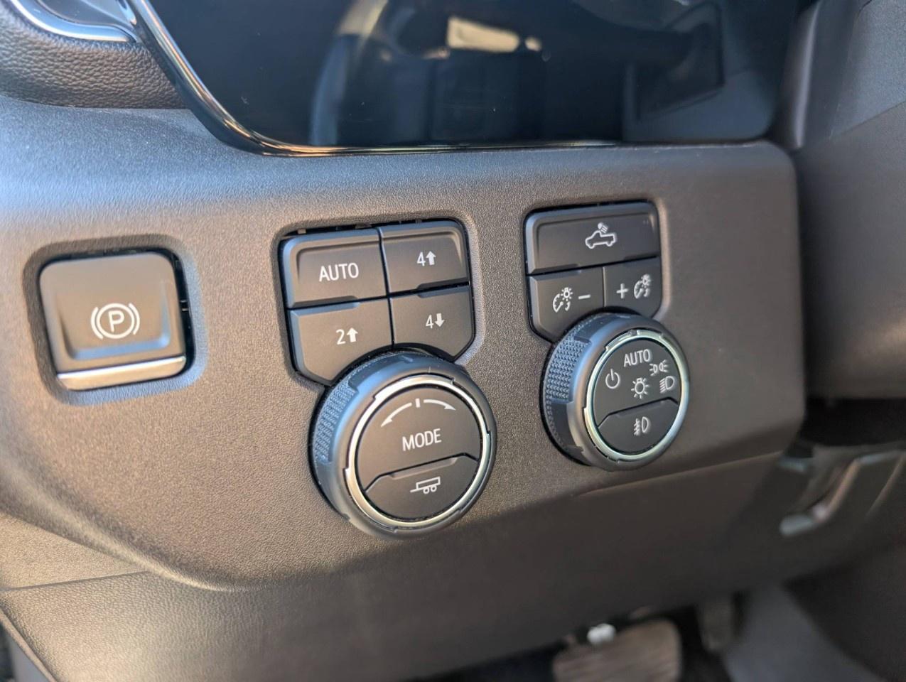 2023 Chevrolet Silverado 1500 Crew Cab Short Box 4-Wheel Drive LT Trail Boss Photo