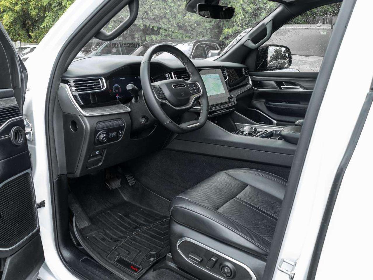 2023 Jeep Wagoneer Series II 4x4 Photo
