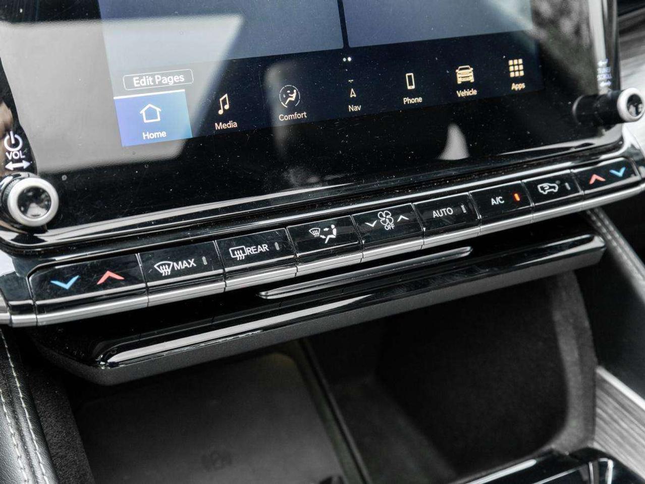 2023 Jeep Wagoneer Series II 4x4 Photo