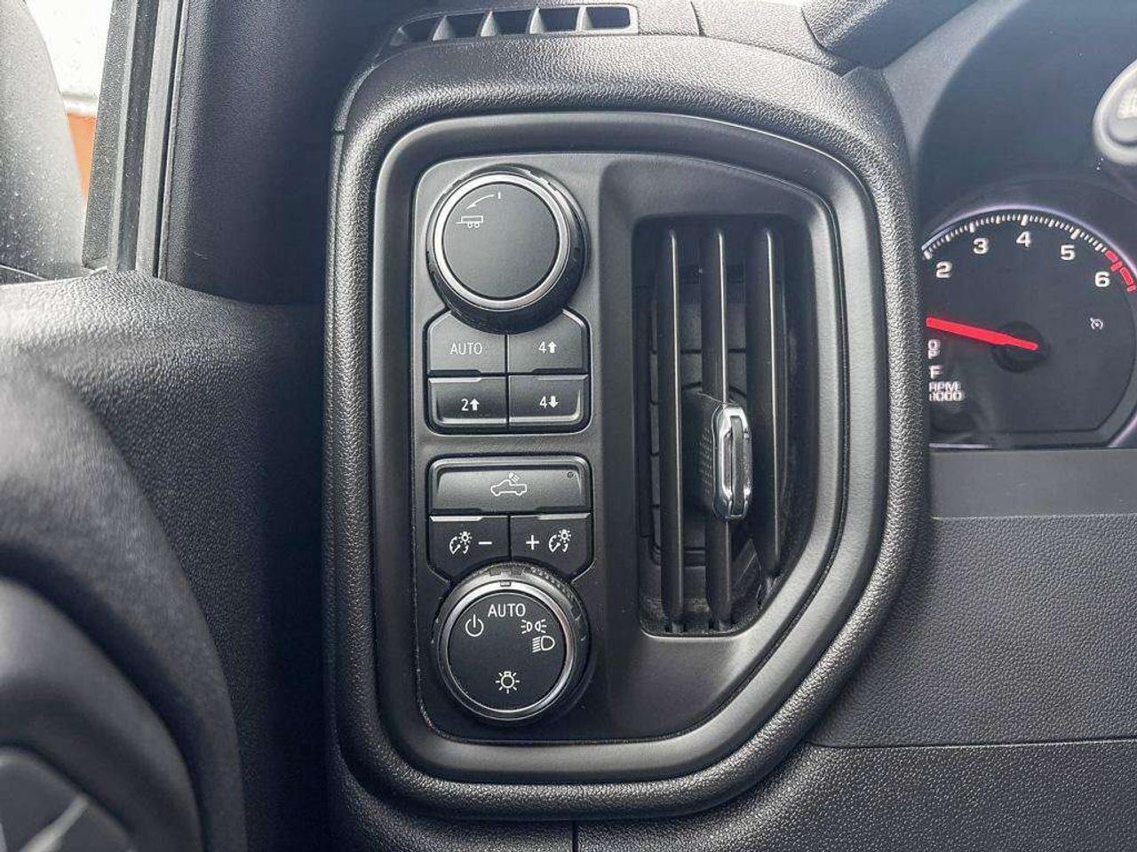 2022 Chevrolet Silverado 1500 Custom Trail Boss Photo