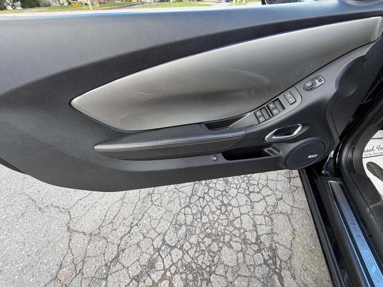 2013 Chevrolet Camaro 2SS 6.2L/LEATHER/AUTO/CALL PICTON 613-476-2188 Photo