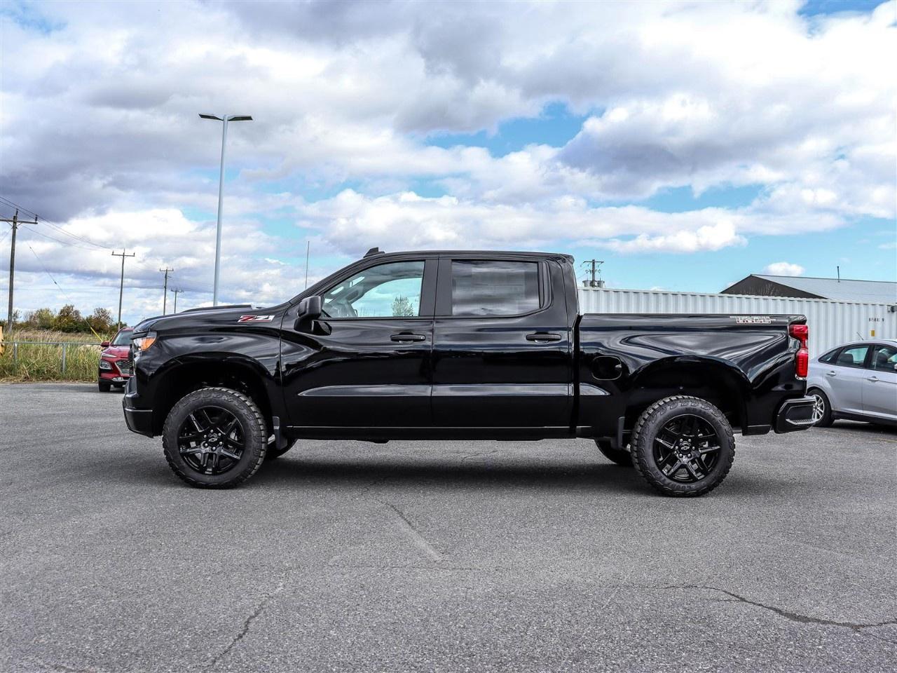 2026 Chevrolet Silverado 1500 Crew Cab Short Box 4-Wheel Drive Custom Trail Boss Photo2