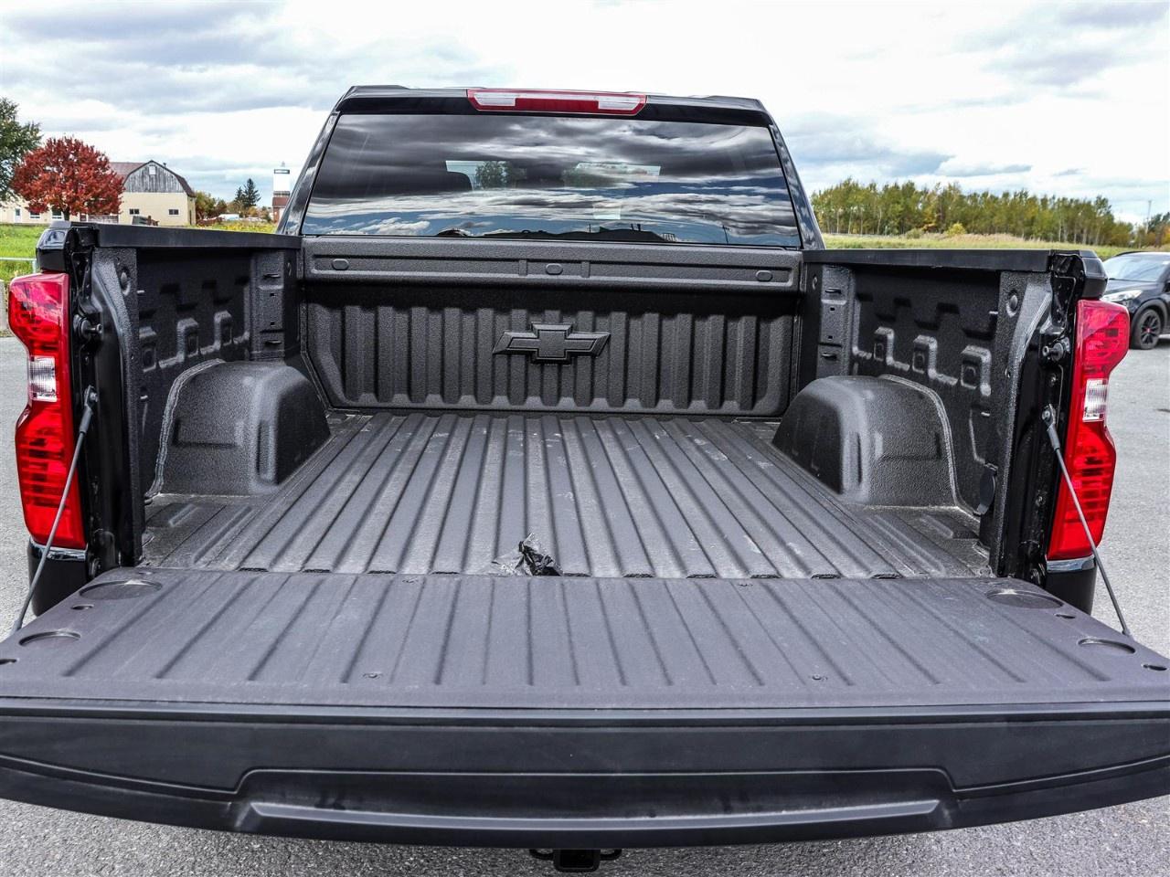 2026 Chevrolet Silverado 1500 Crew Cab Short Box 4-Wheel Drive Custom Trail Boss Photo