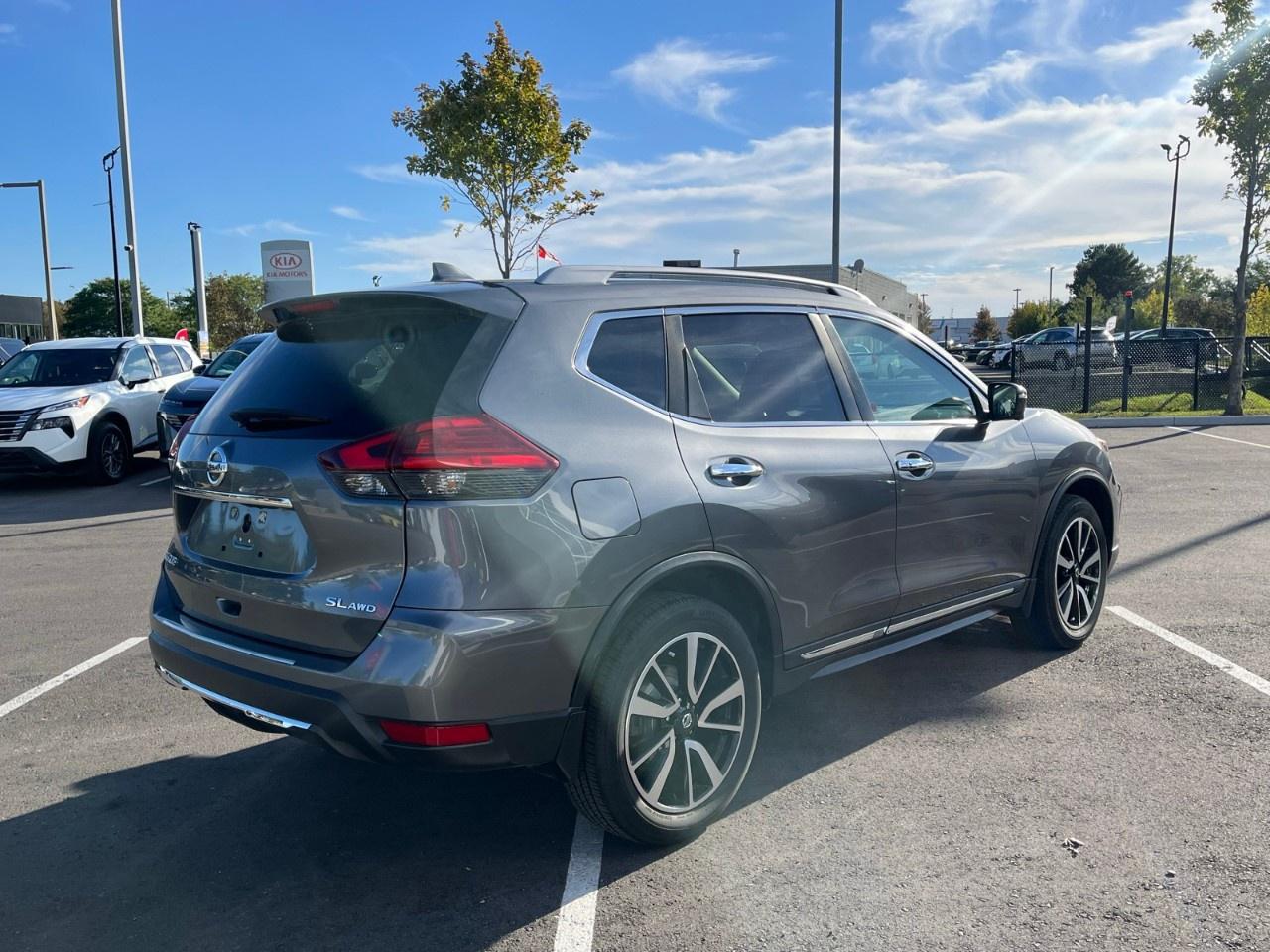 2017 Nissan Rogue  Photo4