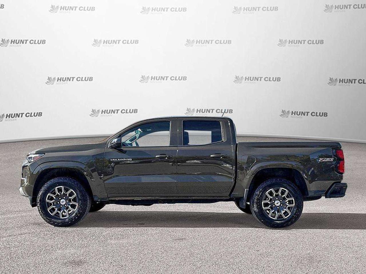 2023 Chevrolet Colorado 4WD Z71 Photo3