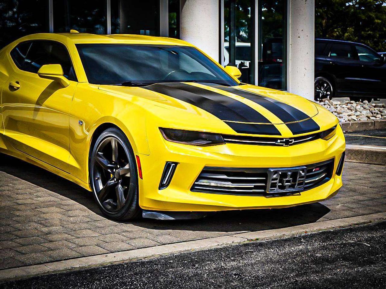 2017 Chevrolet Camaro  Photo2