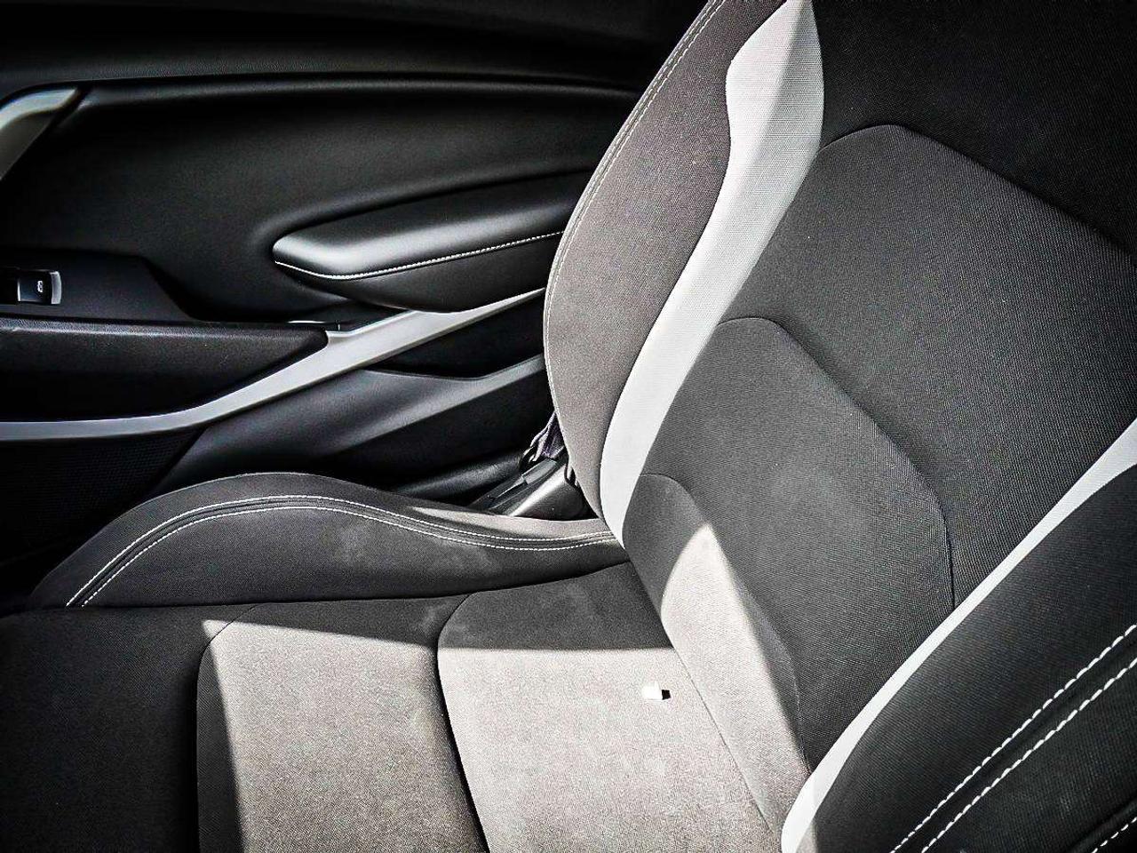 2017 Chevrolet Camaro  Photo