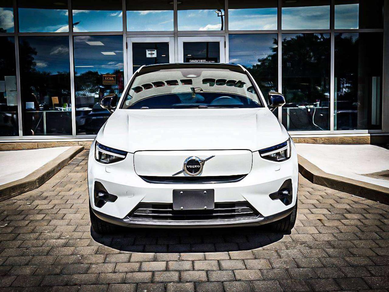 2024 Volvo C40  Photo3
