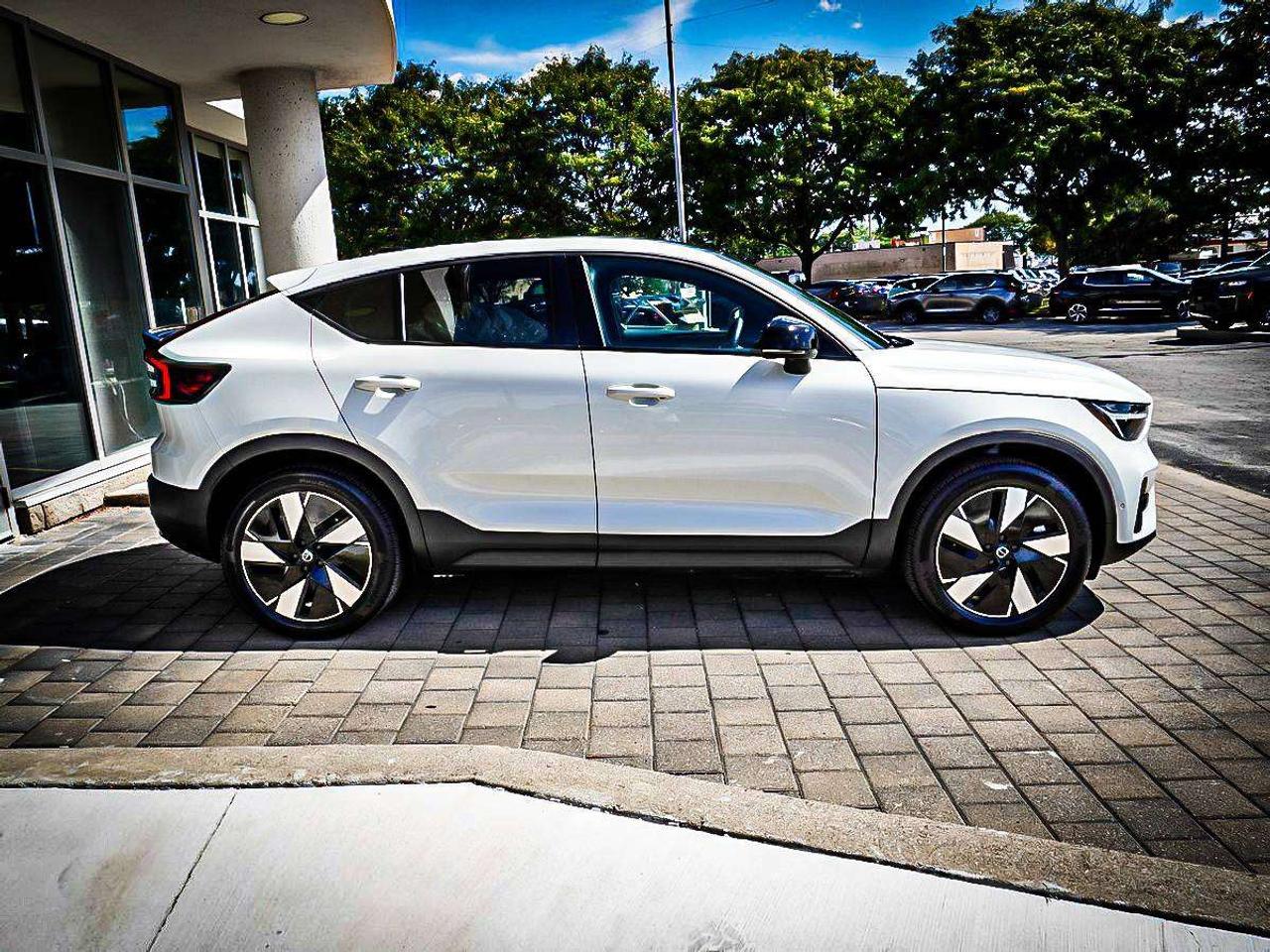 2024 Volvo C40  Photo