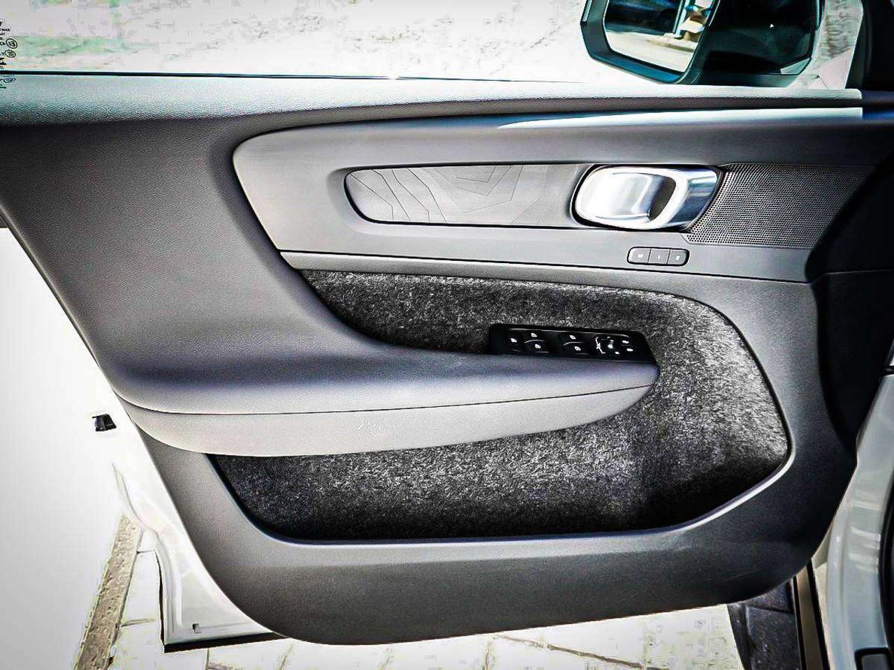 2024 Volvo C40  Photo