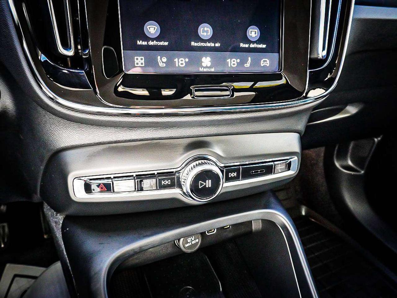 2024 Volvo C40  Photo