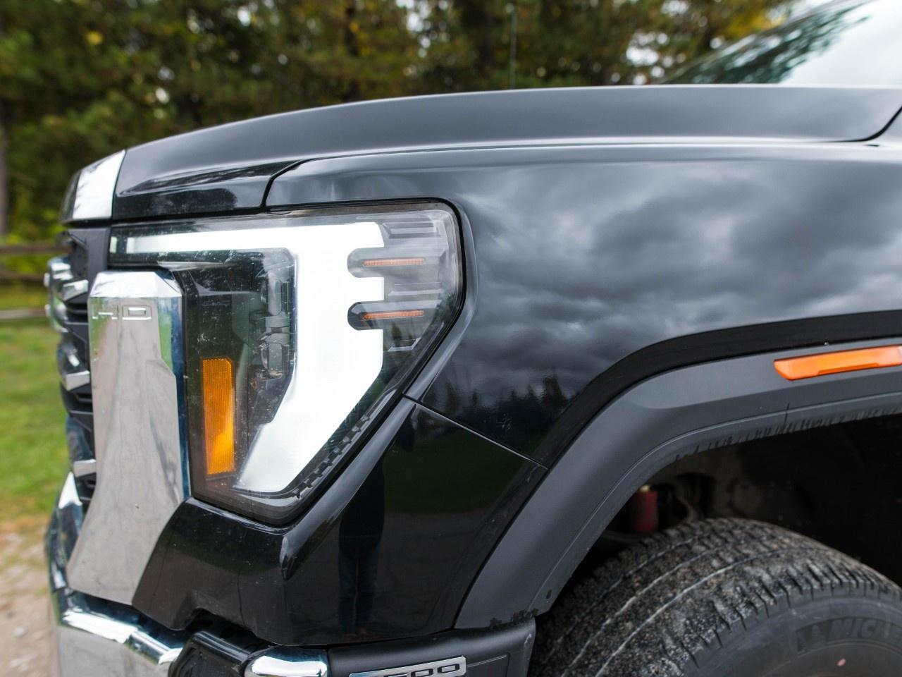 2024 GMC SIERRA 2500HD 4WD Double Cab Standard Box SLE Photo