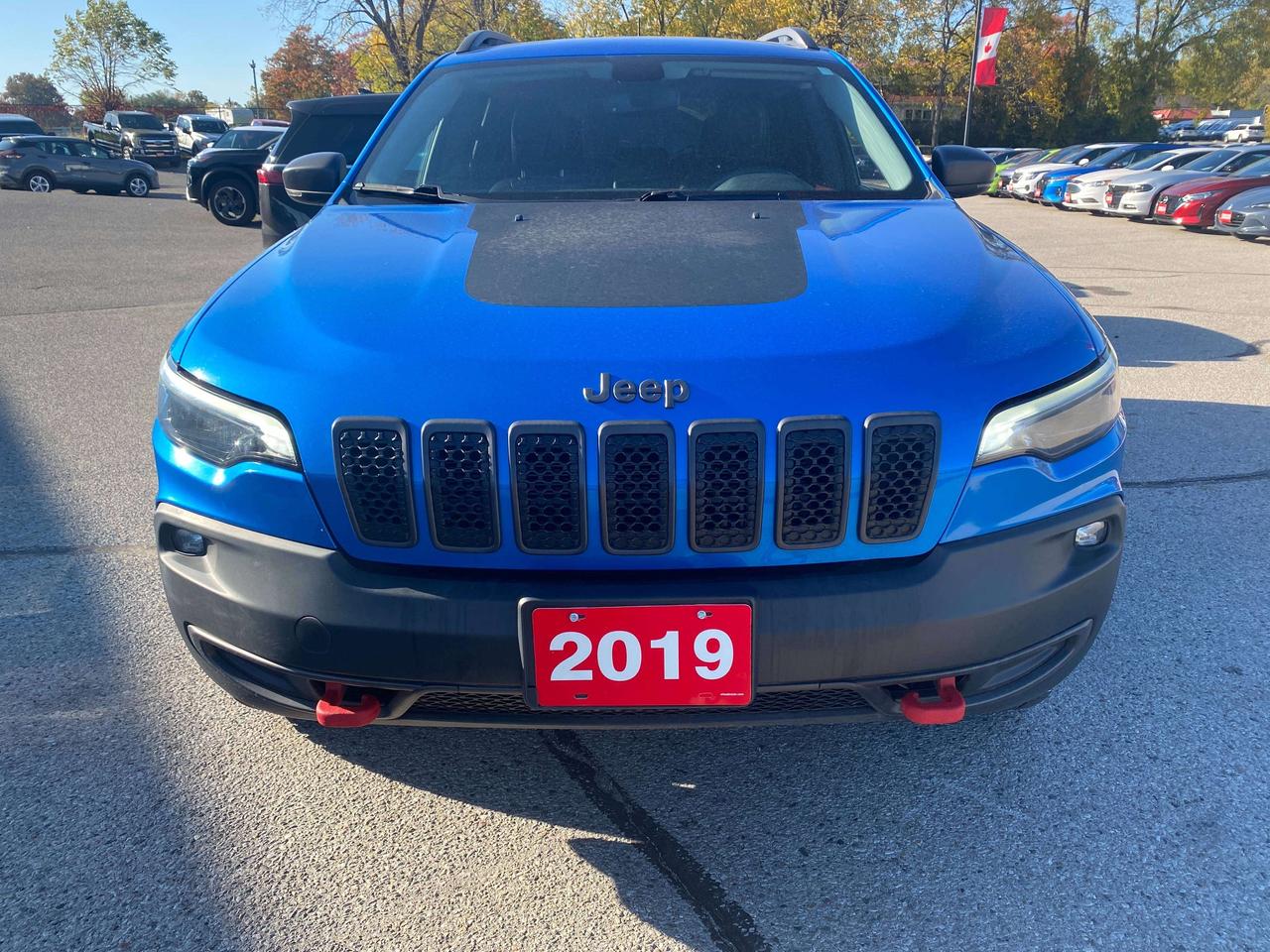 2019 Jeep Cherokee TRAILHAWK, CLEAN CARFAX, LEATHER, REMOTE START! Photo2