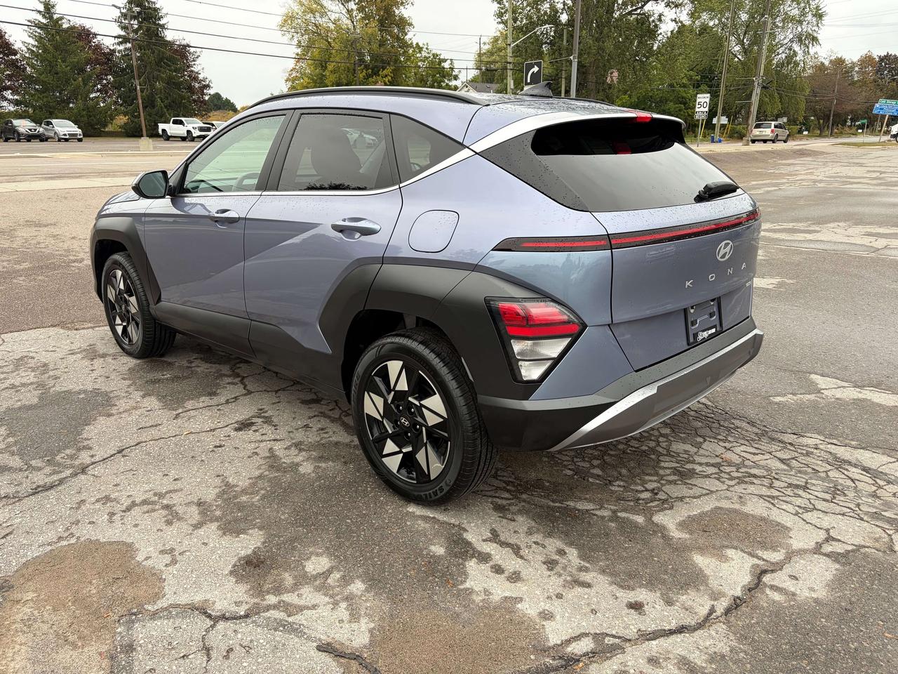2025 Hyundai KONA PREFERRED/PWR ROOF/LEATHER/AWD/CALL PICTON Photo2