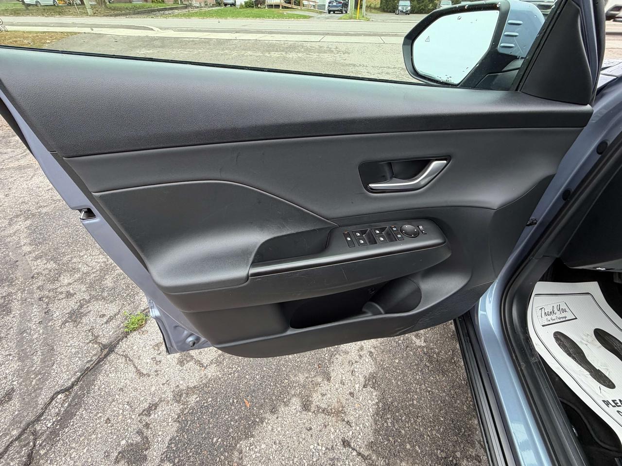 2025 Hyundai KONA PREFERRED/PWR ROOF/LEATHER/AWD/CALL PICTON Photo
