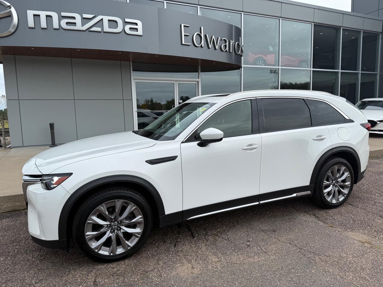 2024 Mazda CX-90 MHEV GT 4dr i-ACTIV All-Wheel Drive Sport Utility Photo2