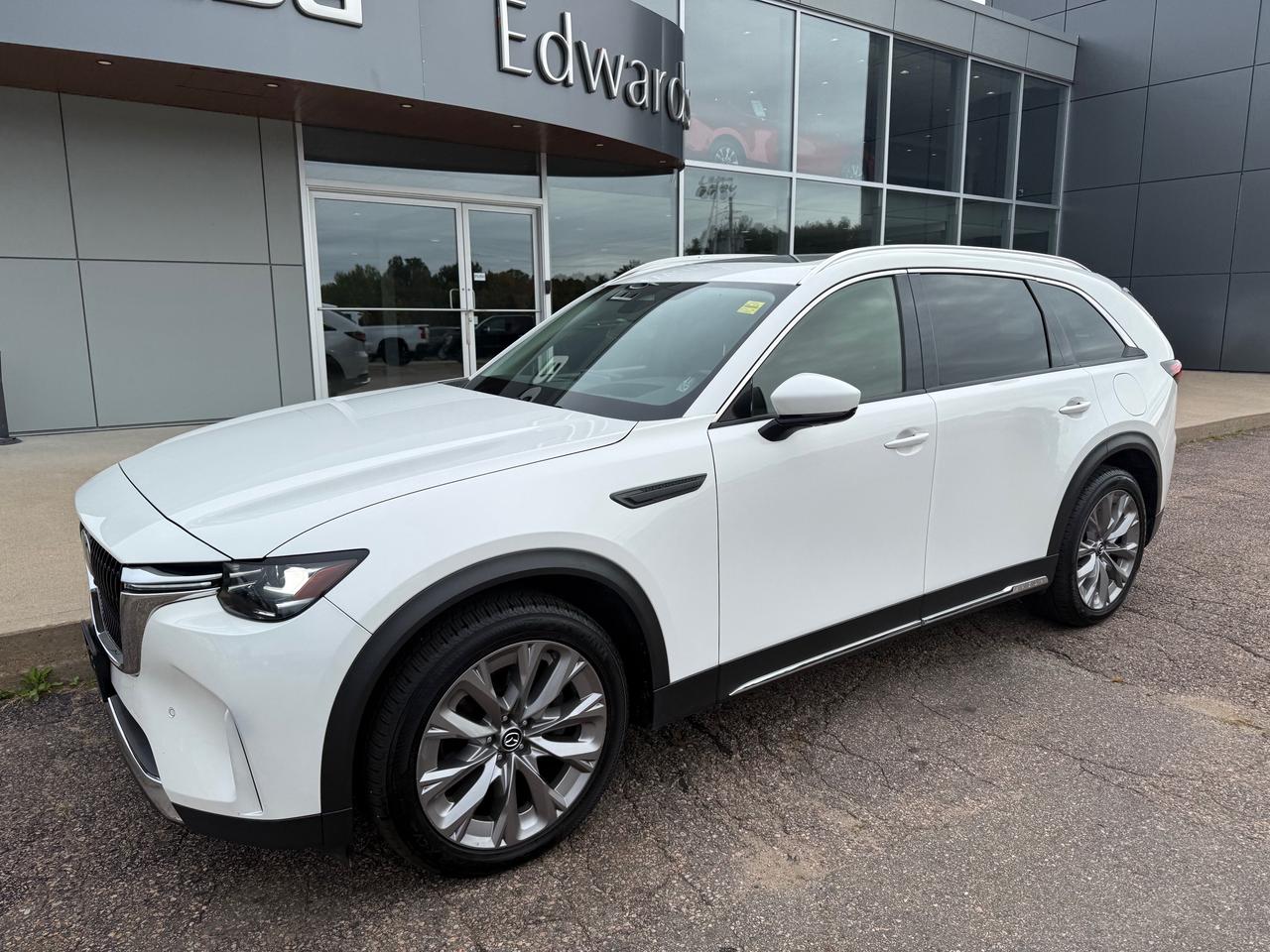 2024 Mazda CX-90 MHEV GT 4dr i-ACTIV All-Wheel Drive Sport Utility Photo3