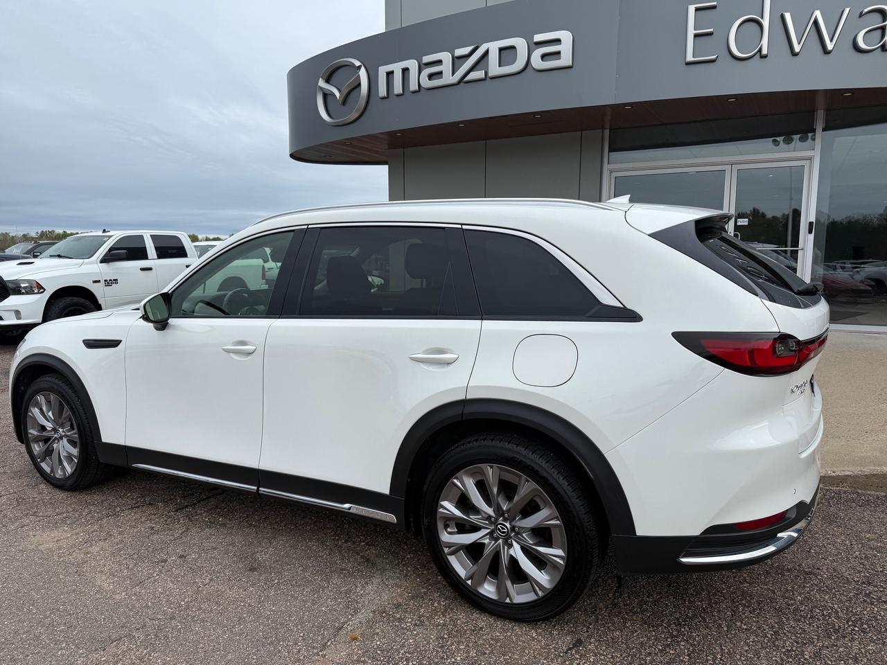 2024 Mazda CX-90 MHEV GT 4dr i-ACTIV All-Wheel Drive Sport Utility Photo