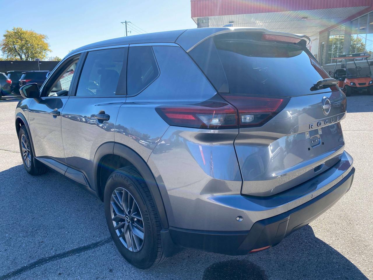 2024 Nissan Rogue S, CLEAN CARFAX, HEATED SEATS, REMOTE START! Photo
