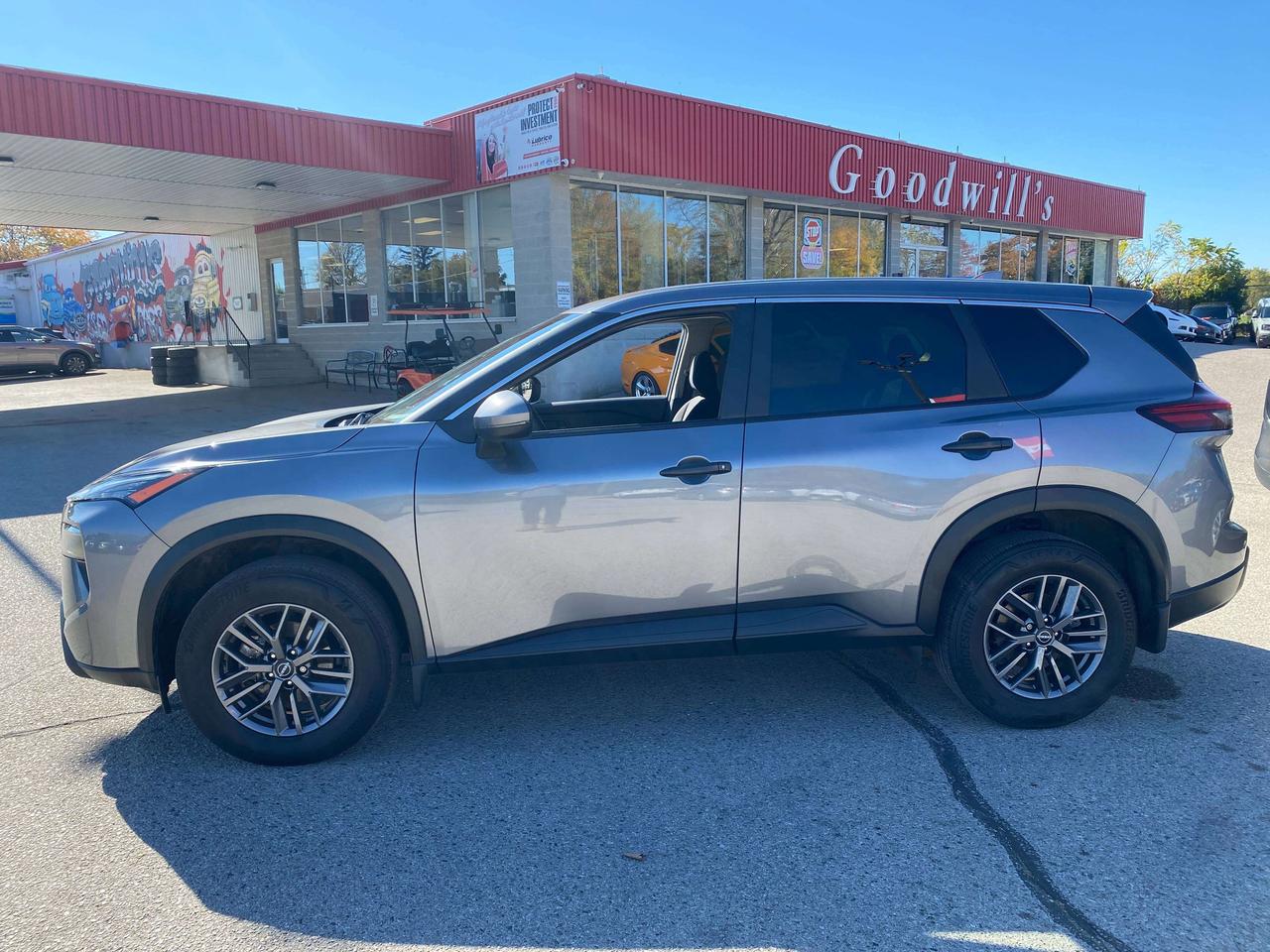 2024 Nissan Rogue S, CLEAN CARFAX, HEATED SEATS, REMOTE START! Photo