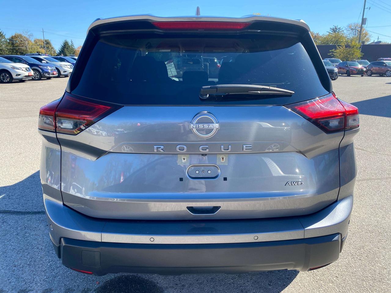 2024 Nissan Rogue S, CLEAN CARFAX, HEATED SEATS, REMOTE START! Photo