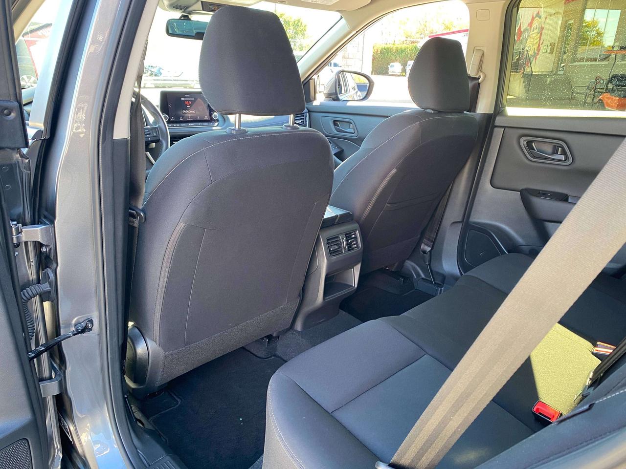 2024 Nissan Rogue S, CLEAN CARFAX, HEATED SEATS, REMOTE START! Photo