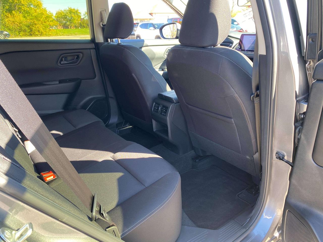 2024 Nissan Rogue S, CLEAN CARFAX, HEATED SEATS, REMOTE START! Photo