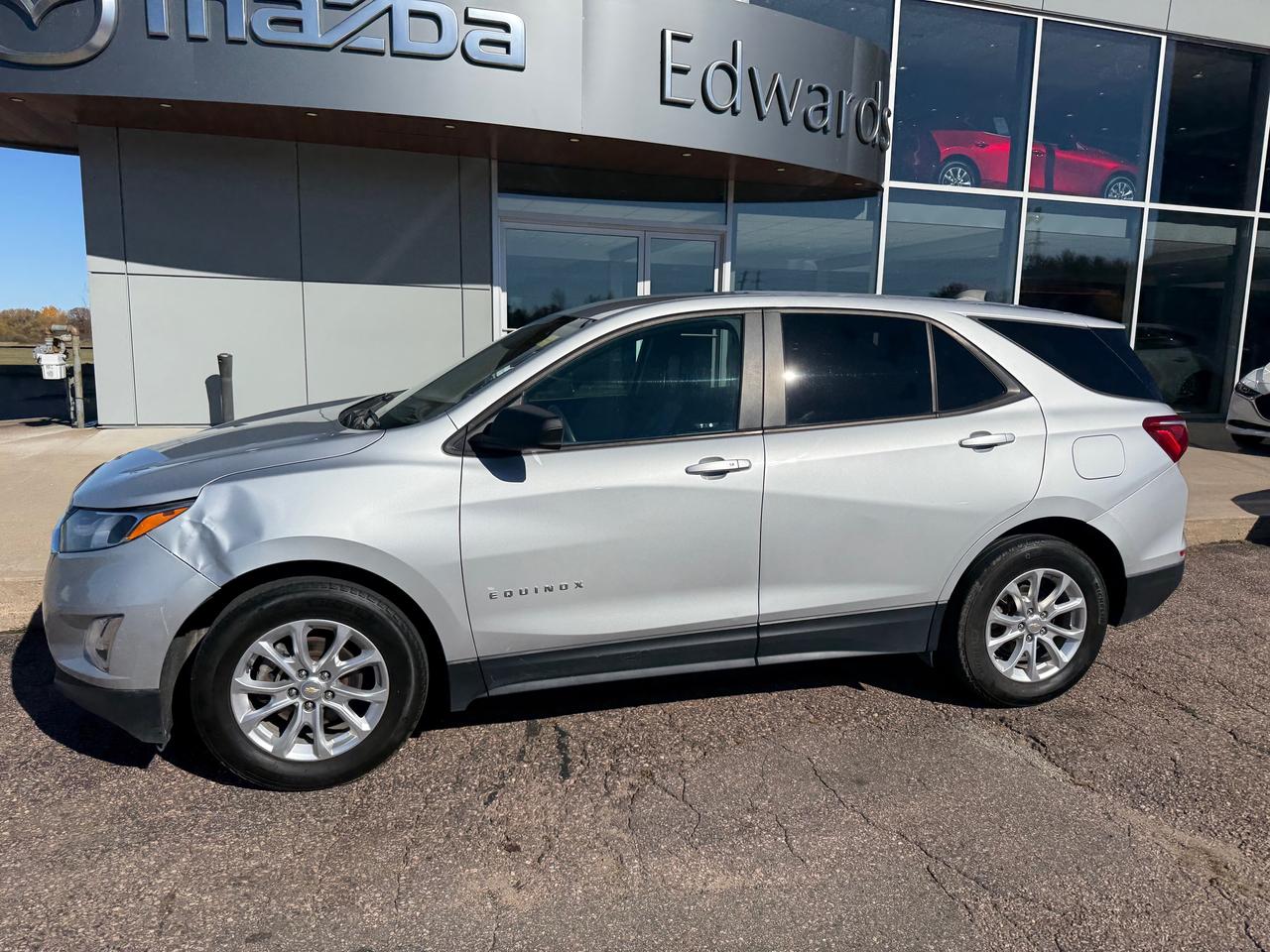 2020 Chevrolet Equinox LS w/1LS Front-Wheel Drive Photo5