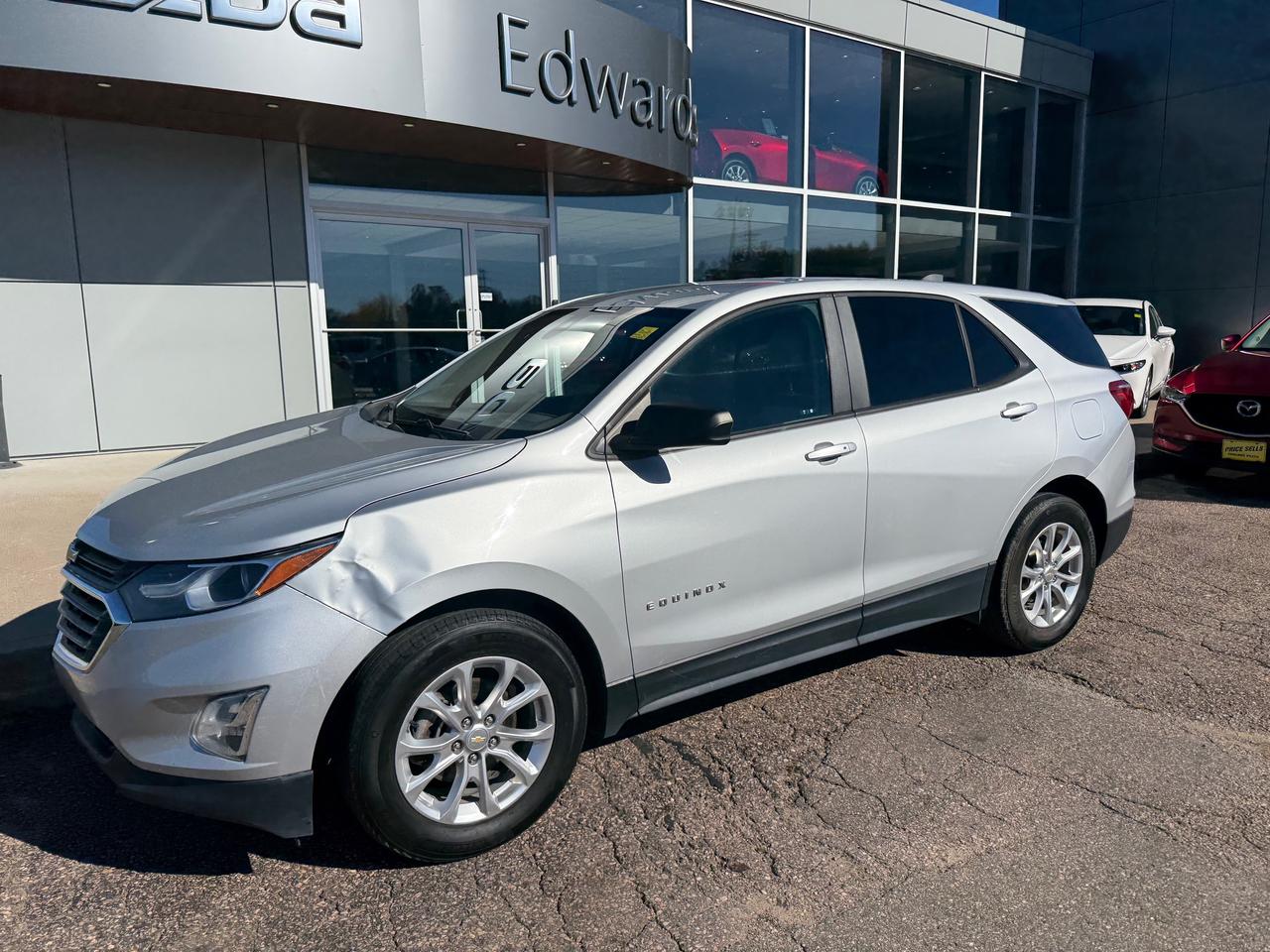 2020 Chevrolet Equinox LS w/1LS Front-Wheel Drive Photo
