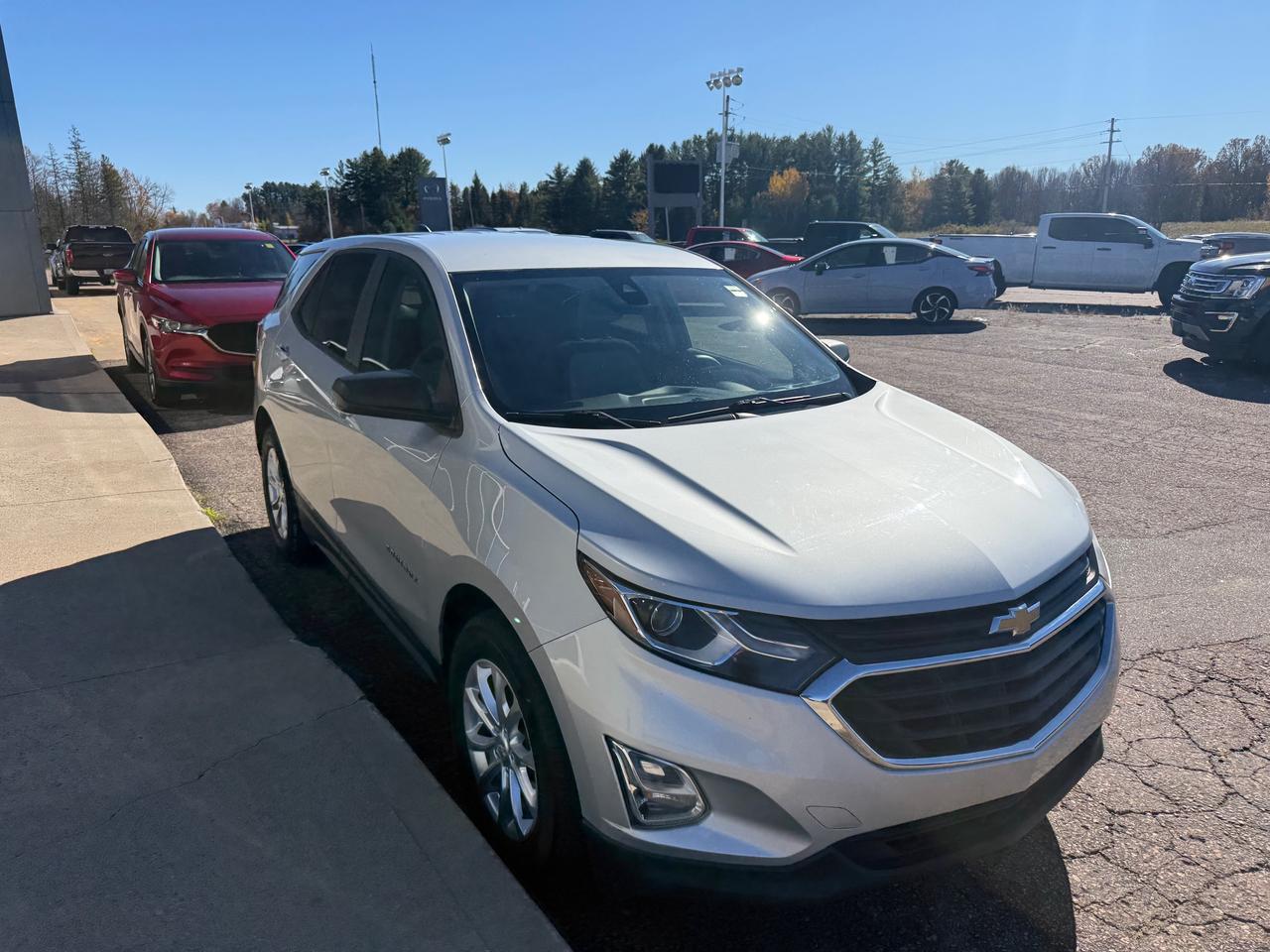 2020 Chevrolet Equinox LS w/1LS Front-Wheel Drive Photo